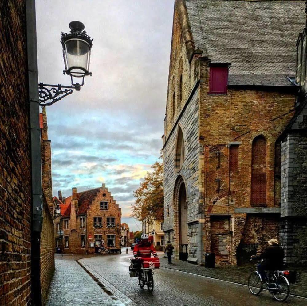 Guesthouse Dijver - Serene Escape In The Heart Of Historic บรูจส์ ภายนอก รูปภาพ